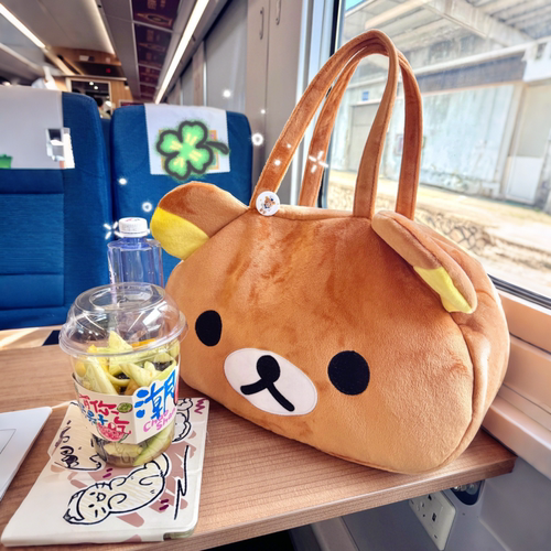 带着肥肥轻松熊包包出门旅游噜！