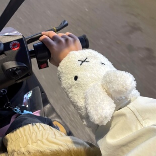 米菲兔袖套羽绒服专用袖套女上班耐脏服防脏神器护袖保暖套袖袖筒