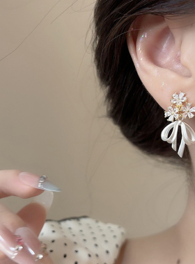 「花亦织梦」精致蝴蝶结蚊香盘耳夹女无耳洞耳饰新款轻奢高级耳环