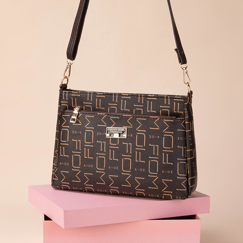 小包包女斜挎包上班小拎包流行时尚字母多层新款洋气小挎包单肩包