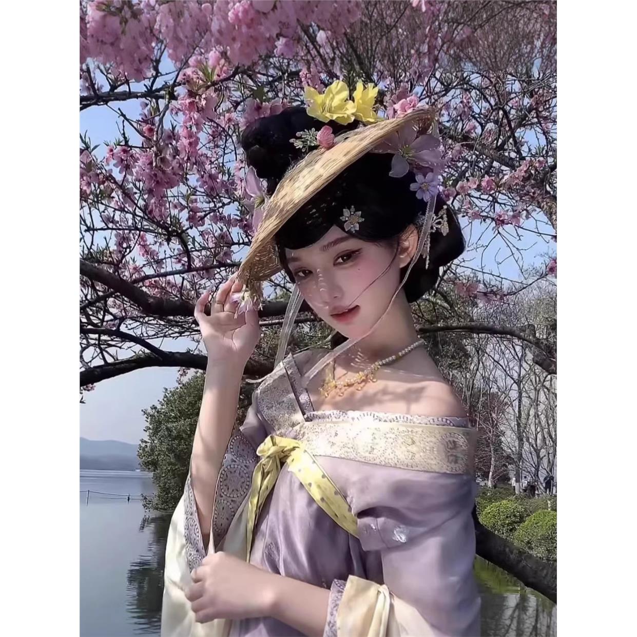 隋制汉服女半袖襦裙蔽膝
