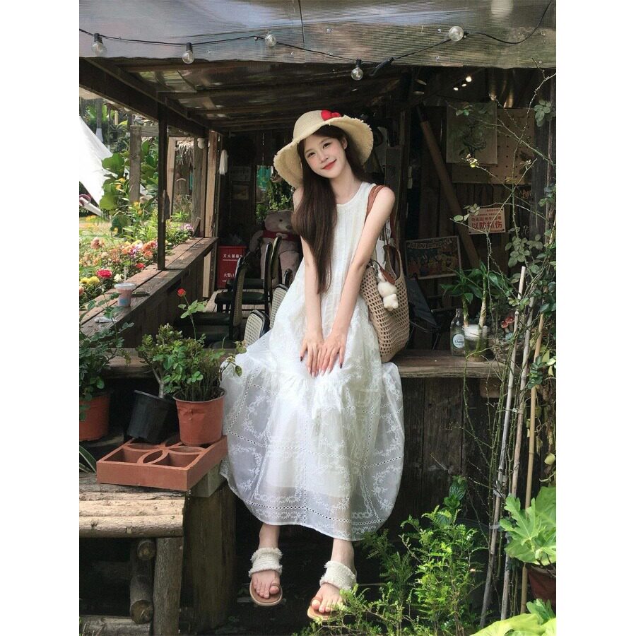 初恋少女感白色刺绣镂空