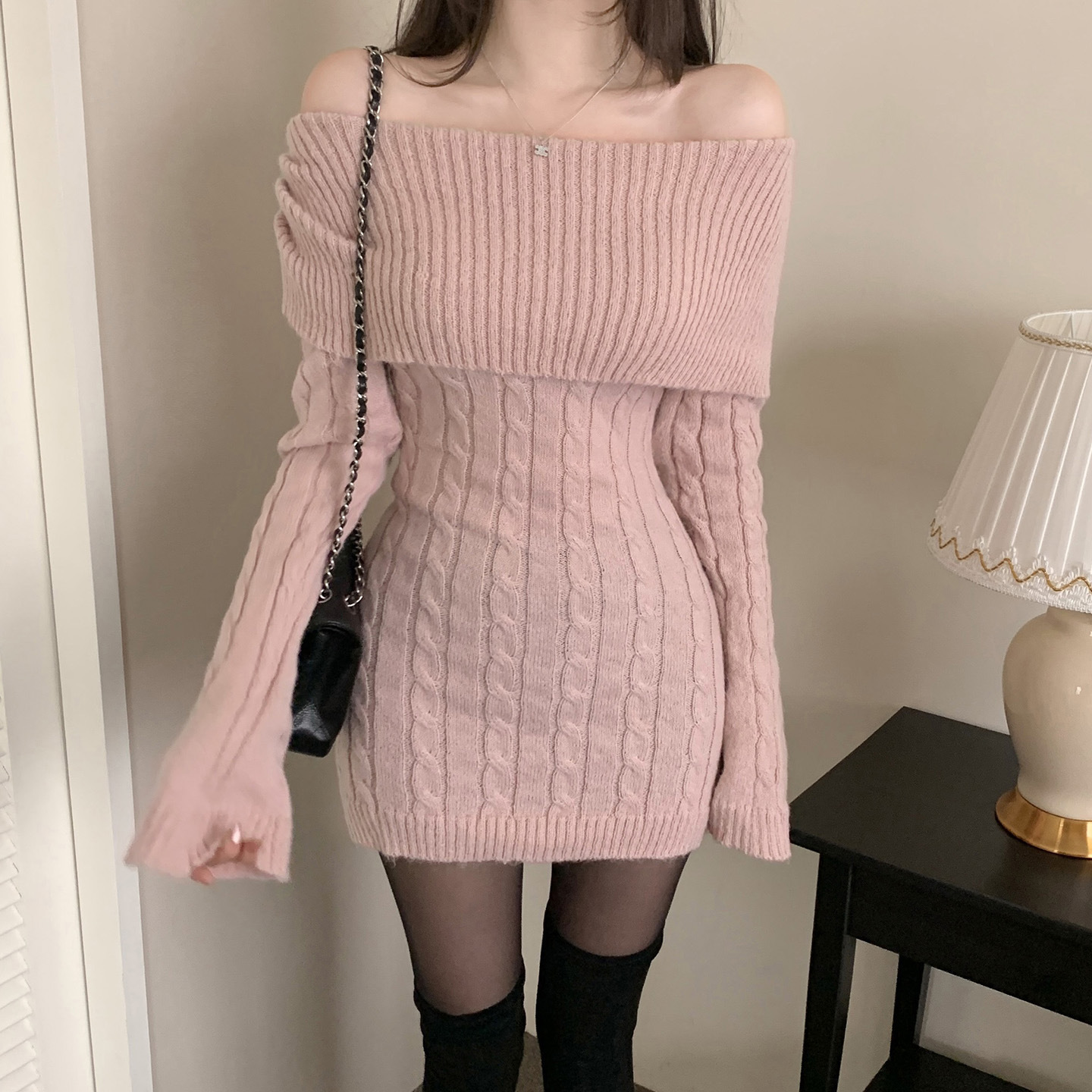One shoulder woolen dress 法式一字肩包臀裙翻领麻花毛织连衣裙