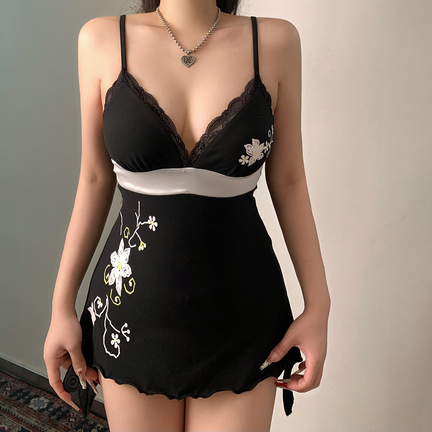 Sexy home camisole vest木耳边不规则A摆上衣女性感居家吊带背心