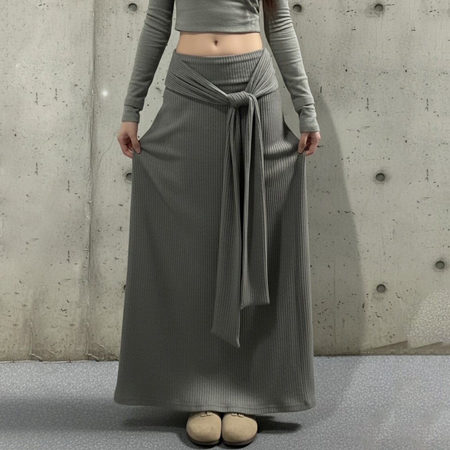 Knitted skirt with waist strap秋季新品腰部绑带灰色针织半裙女