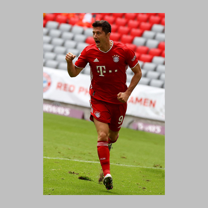 足球海报球星明星墙贴巴黎梅西曼联c罗壁纸宿舍布置挂图装饰画