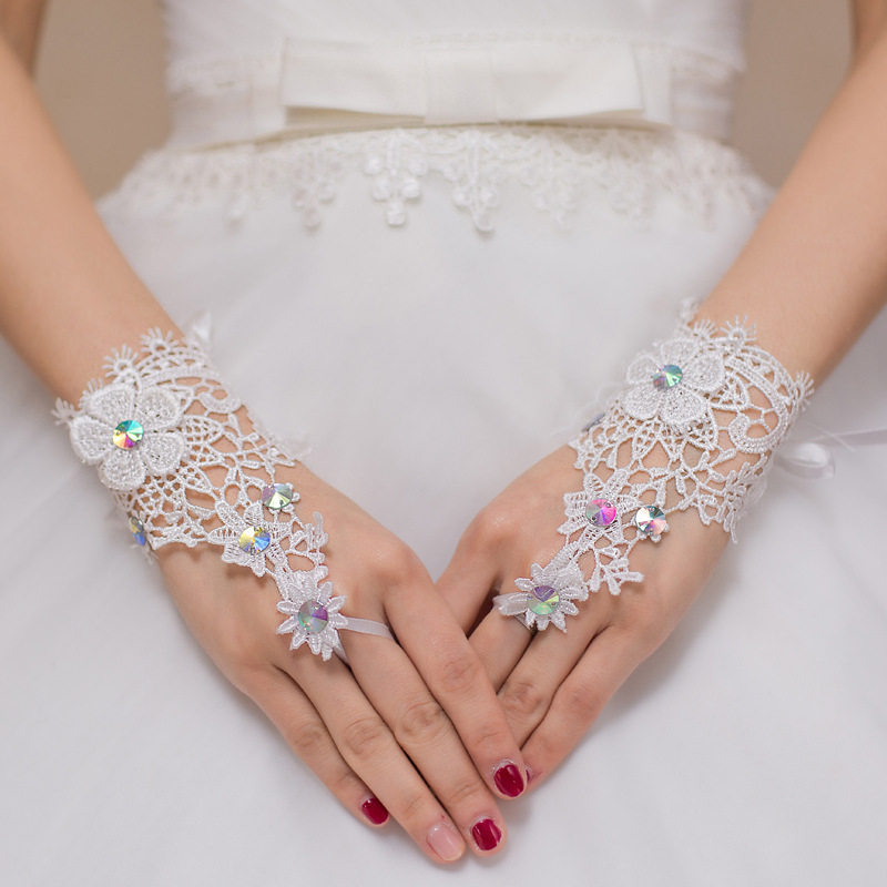 新娘手套婚纱手袖结婚短款露指蕾丝花边彩钻生日饰品大码白色袖套