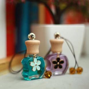 直供6ML汽车小花香水瓶挂件吊坠车内香水瓶空瓶挂式可装精油