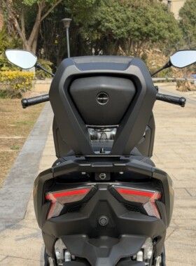 适用ZONTES/升仕150X改装件铝合金加高带人后坐座靠背无损安装