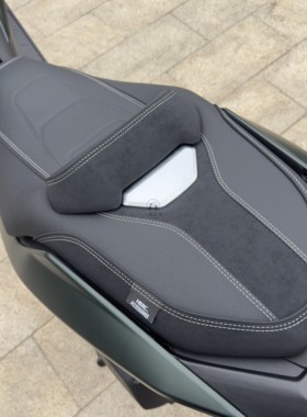 适用ZONTES升仕150X改装舒适防水车坐垫座垫座椅座包总成加高腰靠