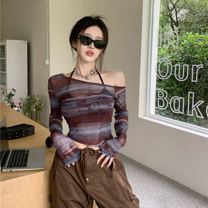 纯欲风撞色露肩长袖T恤女夏修身显瘦短款打底衫上衣辣妹卡腰小衫