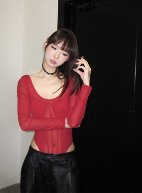 红色u领网纱t恤女春秋纯欲上衣设计感小众美式复古性感辣妹连体衣