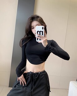 辣妹半高领长袖打底衫早秋不规则褶皱T恤女性感高腰露脐短款上衣