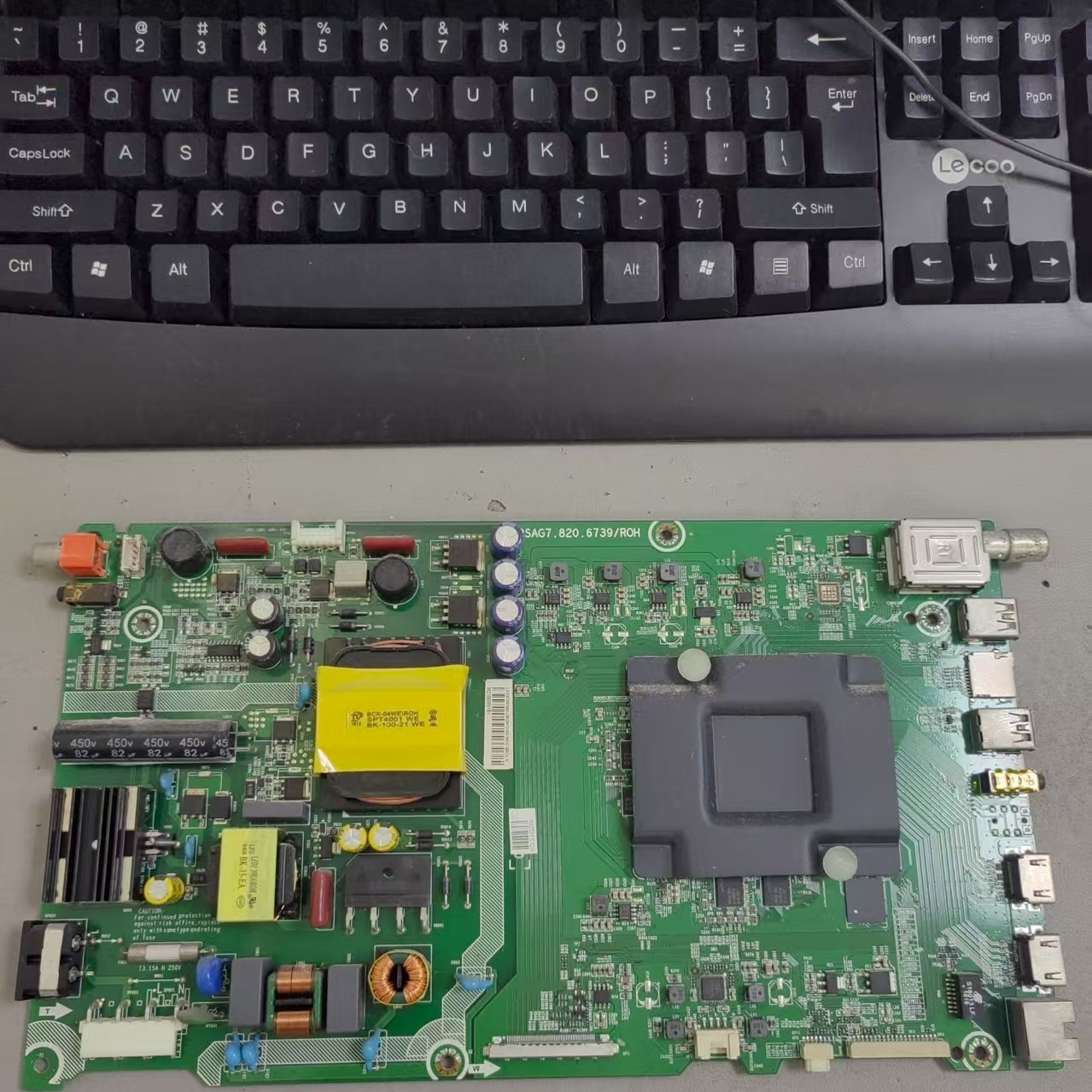 海信LED43M7000U(BOM1)192165主板RSAG7.820.6739屏HE4261U-B52