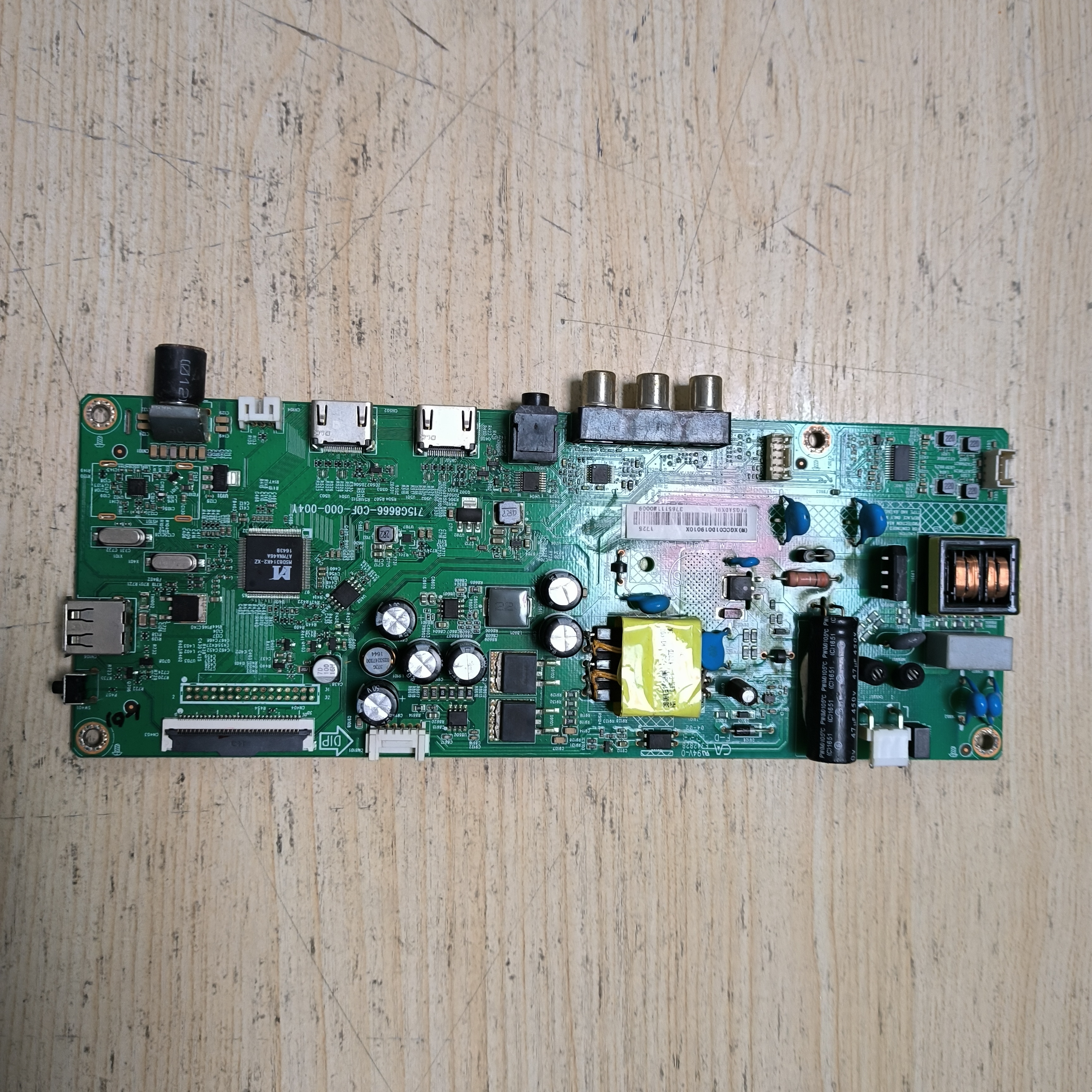 冠捷32PHF3212/T3主板 715G8666-C0F-000-004Y屏 TPT315B5-AN10.S