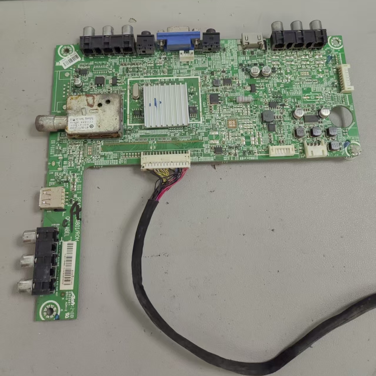 海信 LED32K300(BOM3)主板 RSAG7.820.4801屏HE315FH-E07