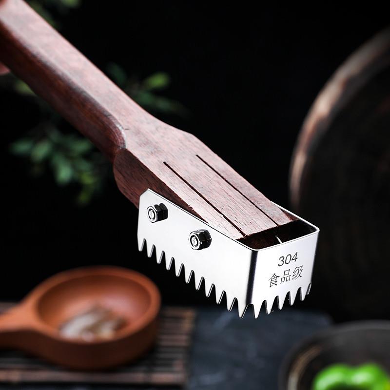 【行业热销】日本木柄鱼鳞刨刮鳞器杀鱼专用工具去鳞神器鱼刷子打