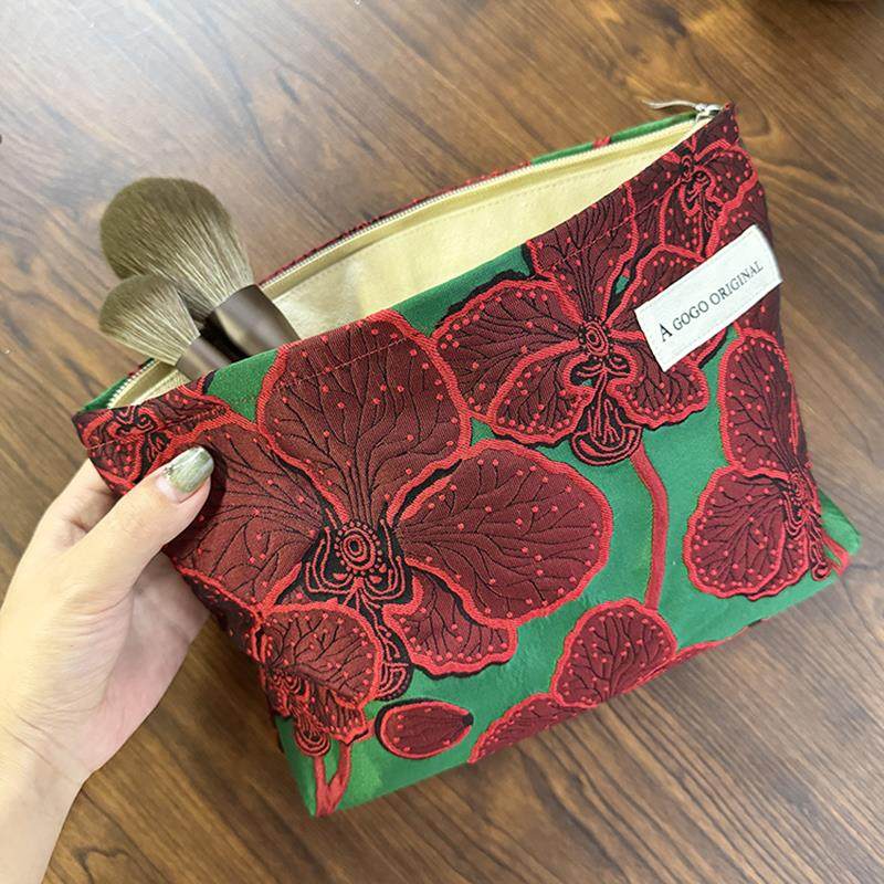 2025新款化妆包文艺高级感便携式护肤品收纳包手拿帆布包包内胆小