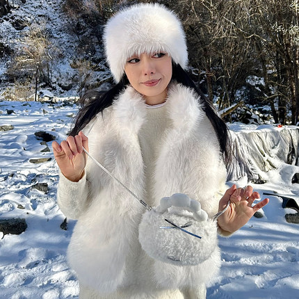 7THLAT纯手作编织毛绒绒单肩包包女冬季可爱毛球小众设计斜挎包