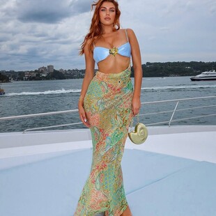 Printed contrasting backless dress 印花性感撞色露背连衣裙女