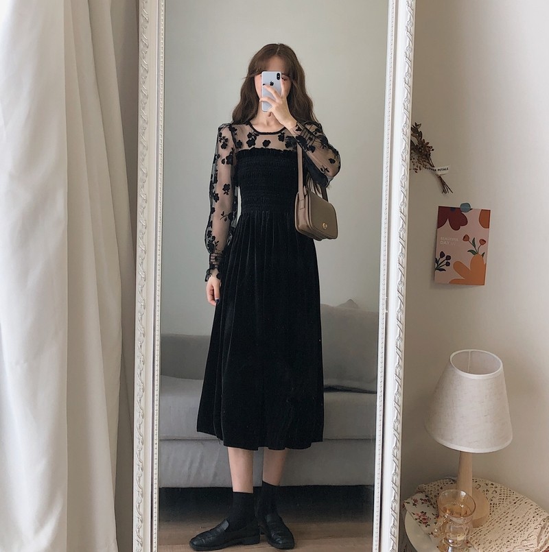 森曼笛春秋黑天鹅新款洋气减龄小香风炸街两件套装小个子丝绒长裙