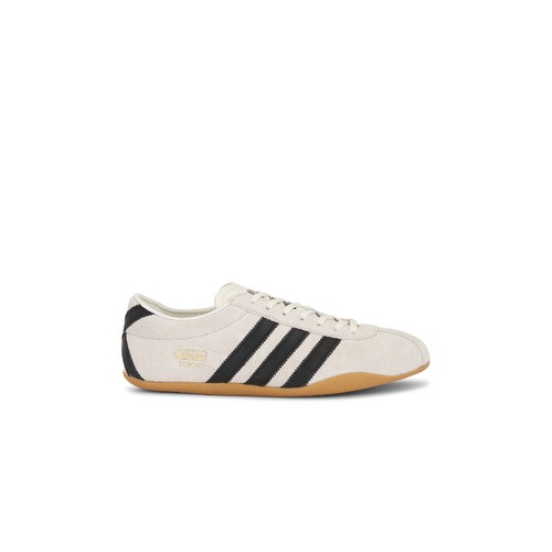 adidas Originals米白拼黑色麂皮运动鞋系带运动板鞋REVOLVE