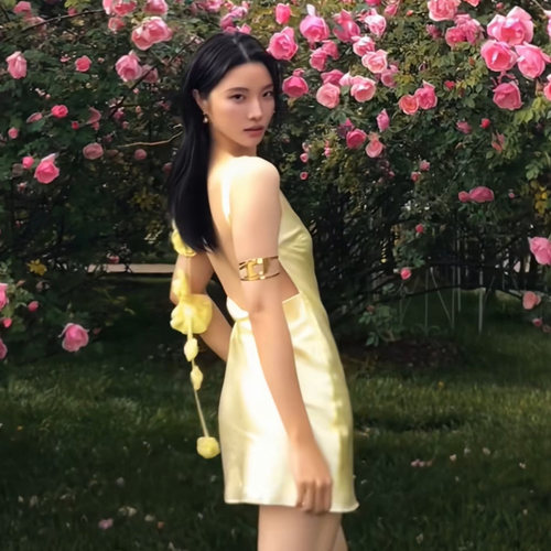草鱼爱吃鱼zzz同款Lovers and Friends柠檬色连衣裙缎面REVOLVE