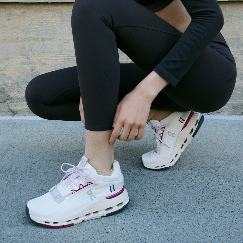 【海外直邮】On CLOUDNOVA 2 运动鞋 象牙白 运动休闲风 女款REV