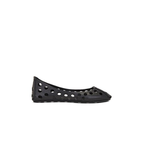ALAÏA 平底鞋 黑色 复古休闲风 女款REVOLVE小众新款