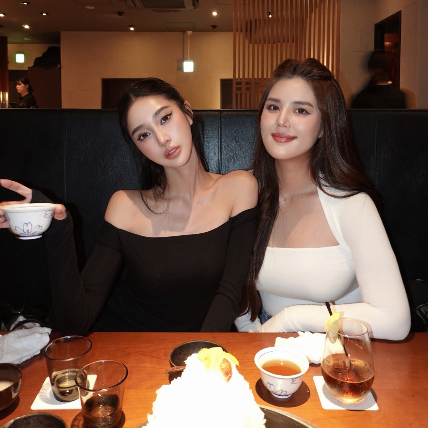 [卡人超超同款]REVOLVE白色复古修身弹力T恤抹胸显瘦上衣雾白巴黎