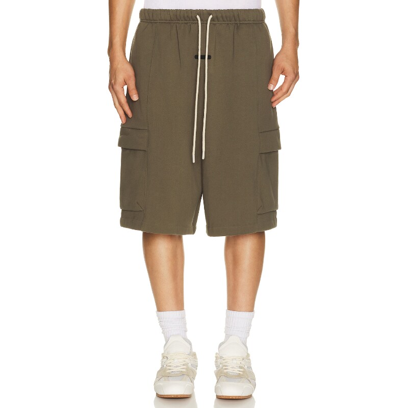 Fear of God ESSENTIALS军绿色裤装酷飒风秋冬新品短裤REVOLVE