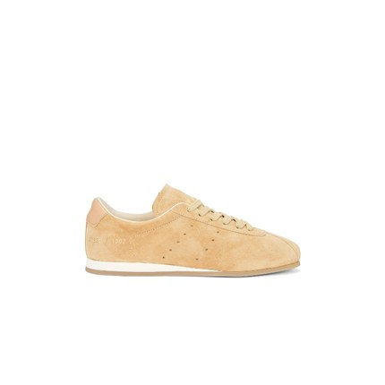 Common Projects DRIVING 鞋履 棕黄色 REVOLVE新款女鞋