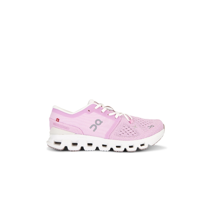 【海外直邮】On CLOUD X 4 运动鞋粉色 运动休闲风女款REVOLVE小