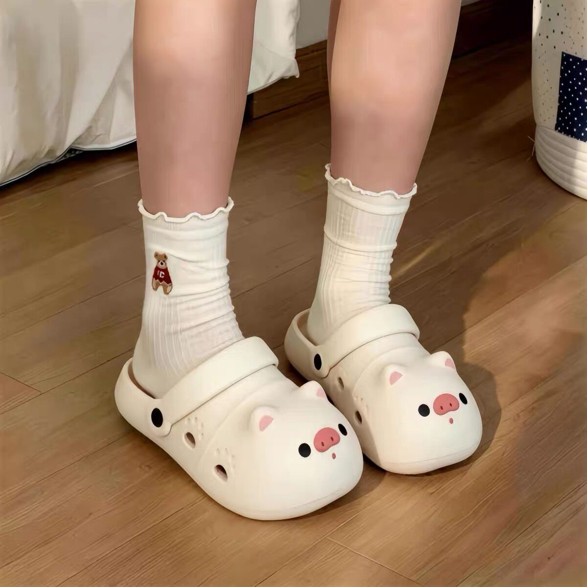 可爱小猪洞洞鞋女2026新