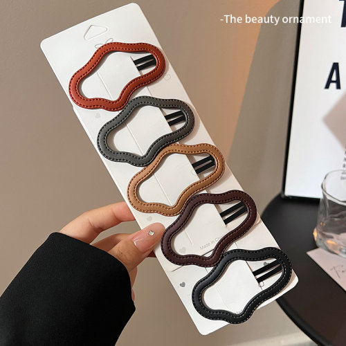 2024年新款皮质镂空云朵发夹