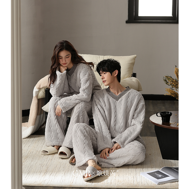 休闲可外穿套头款珊瑚绒情侣睡衣