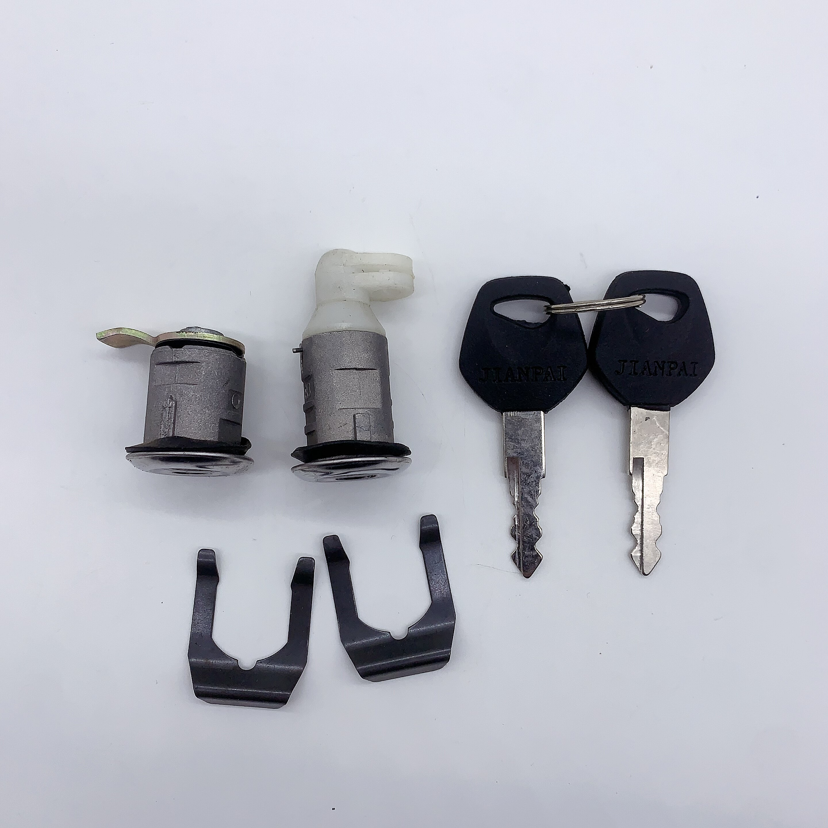 摩托车座垫锁迅鹰坐垫锁摩托车座位锁踏板gy6坐座桶锁通用配件