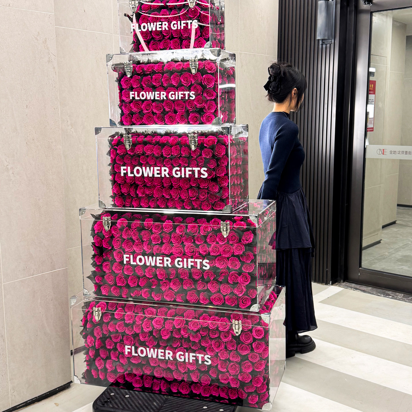 玫瑰永生花礼盒行李箱花束高级感香皂花表白送女肥皂花友生日礼物