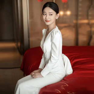 法式缎面长袖轻婚纱2025新款新娘气质复古迎宾出门纱鱼尾礼服秋冬