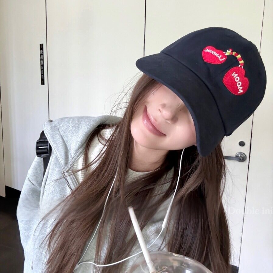 韩系氛围感毛毛虫刺绣鸭舌帽女