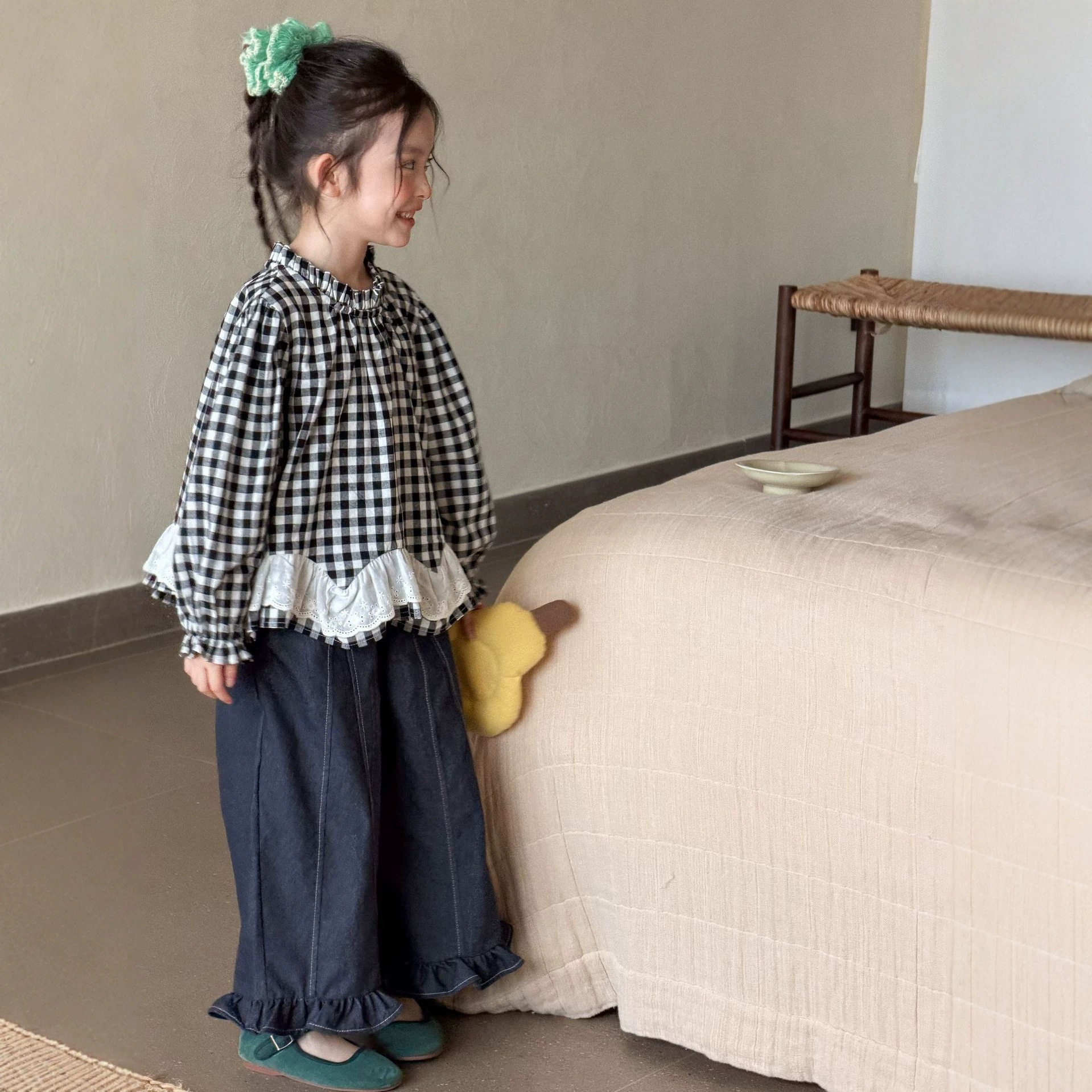 2026秋季新款女童套装韩系小众设计格子花边上衣休闲牛仔裤两件套