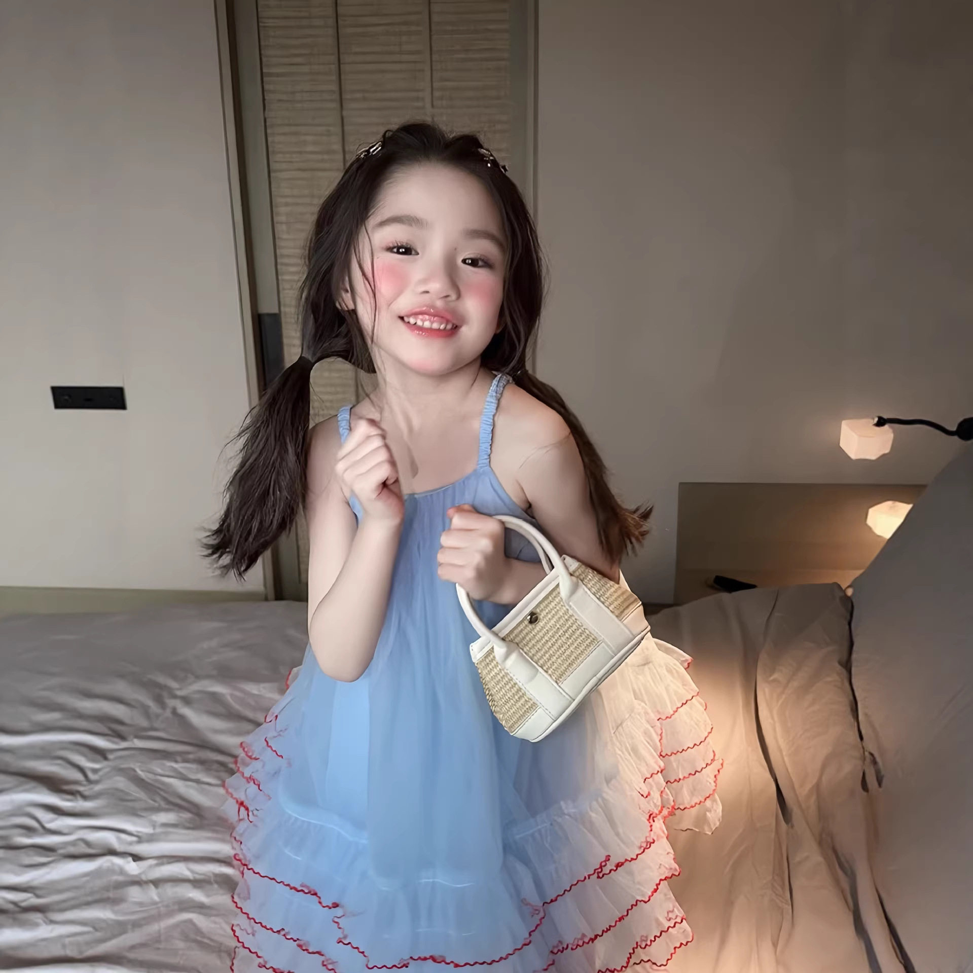 女童蓝色网纱吊带夏季新款儿童公主裙洋气女孩蓬蓬裙宝宝生日礼服