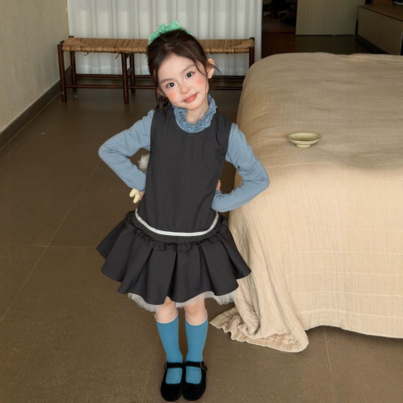 2026新款秋冬女童连衣裙学院韩版背心裙中大童百褶背带裙两件套装