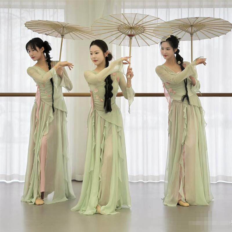 春颂舞蹈服装新款春三月演出服油纸伞一路生花古典舞表演服女套装