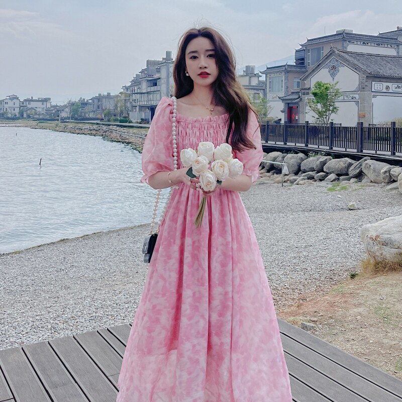 粉色法式纯欲风碎花连衣裙仙气超仙泡泡袖别致绝美淑女气质茶歇裙