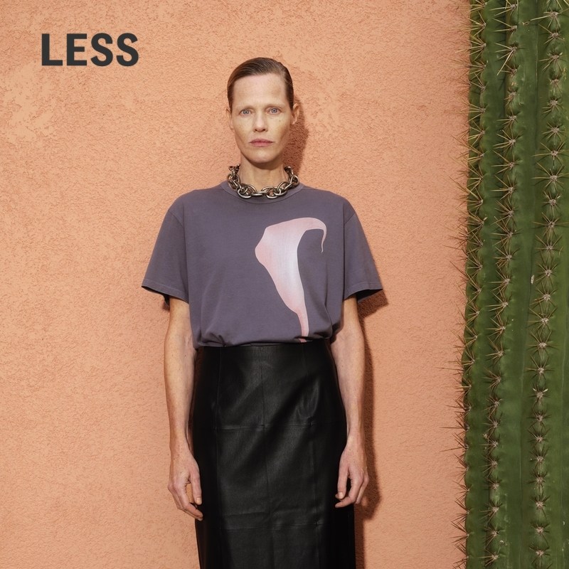 LESS春棉质胶印独特马蹄莲艺术感印花短袖T恤2O2113420