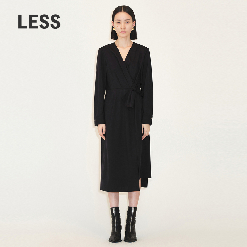 下半身不对称收省拼缝，穿着优雅气质