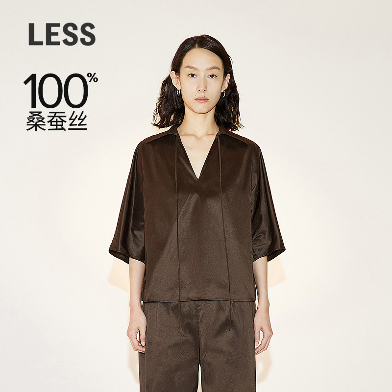 双宫茧丝织造，表面有双宫结，光泽感强