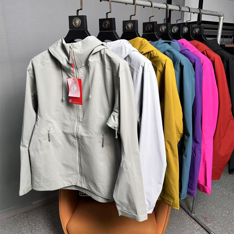 腋下拉链全身压胶防水硬壳冲锋衣