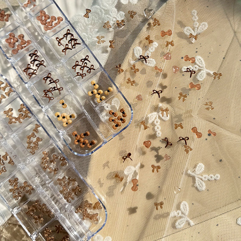 百搭秋冬款咖色美拉德蝴蝶结飘带美甲饰品爱心山茶花穿戴甲装饰